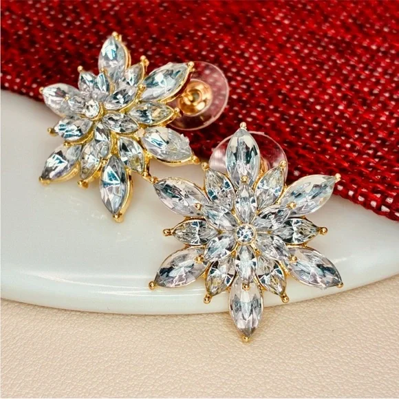 Elegant Gold Floral CZ Stud Statement Earrings - Picture 4 of 7